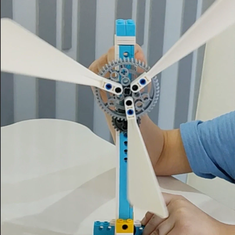 Makerzoid Happy Farm 2 – 570 Parça Çiftlik Seti 6+